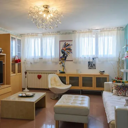 Awesome In Di Mont Castel Colonna